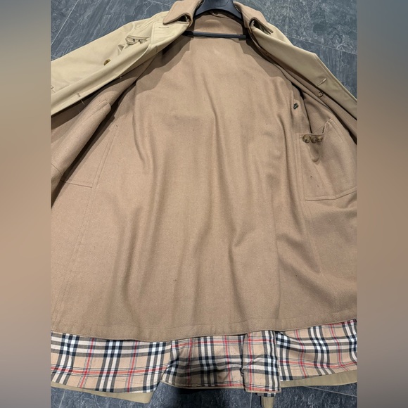 Women’s Vintage Trench Coat - Picture 9 of 9